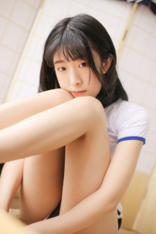 体育生GAY爽擼又大又粗的雞巴